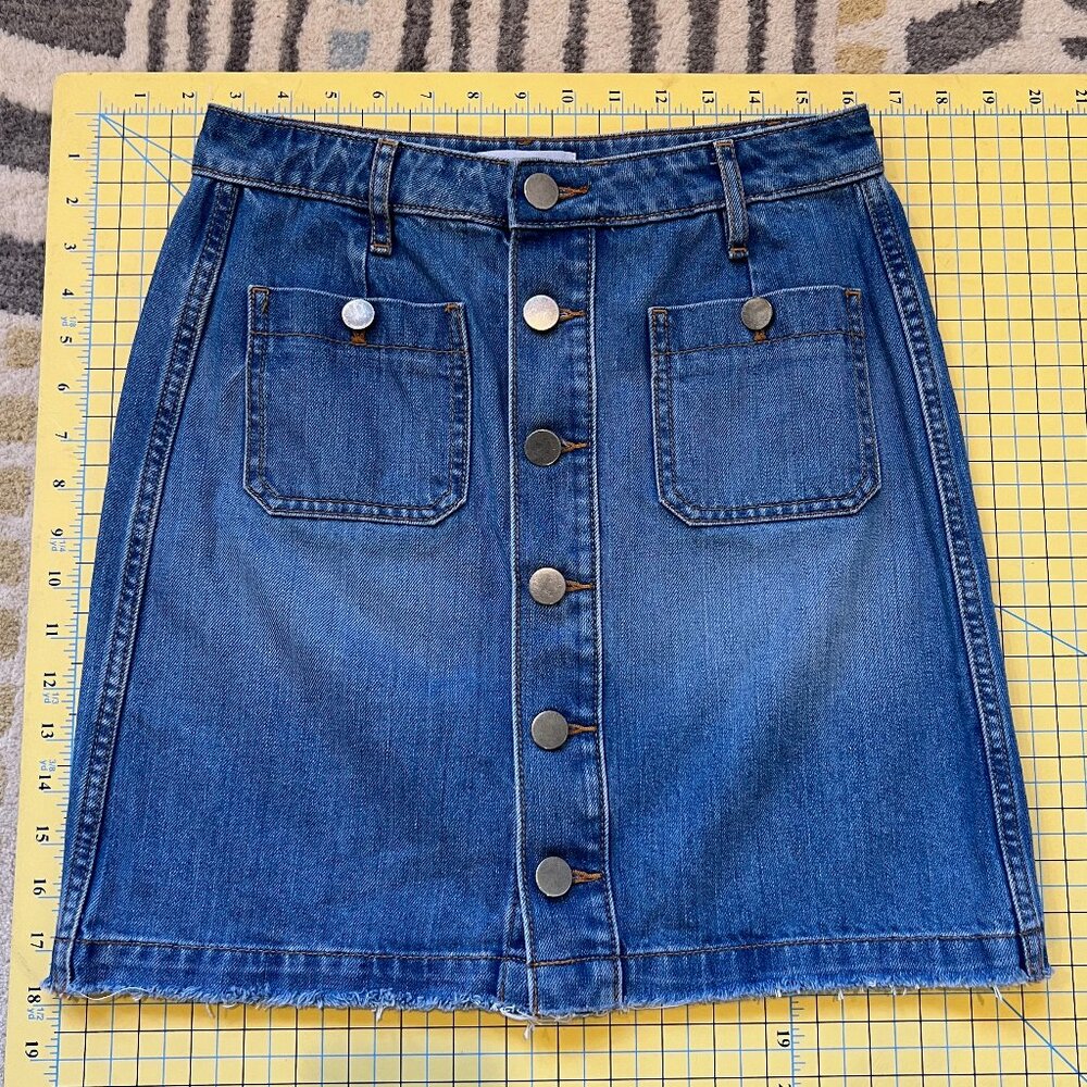 Loft denim mini skirt sz 2 button front